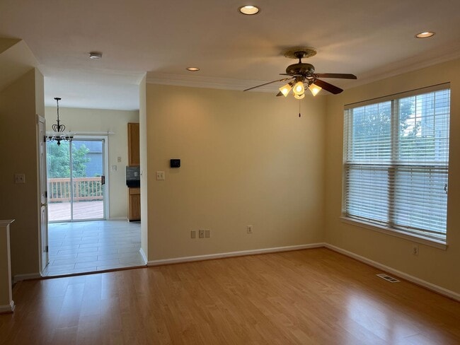 Photo - End Unit Townhouse In Centreville