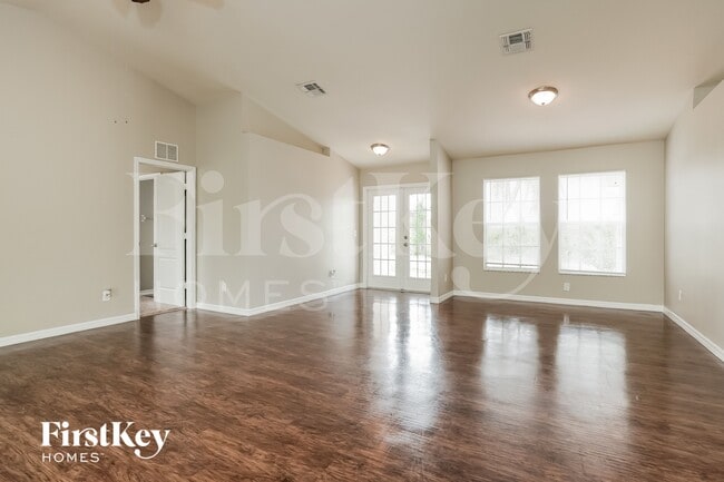 Photo - 3208 9th St W