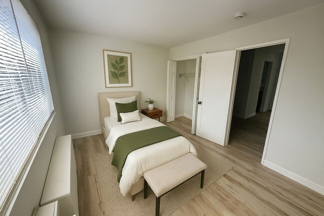 Photo - 3 Bed 1 Bath SW DC Unit 301