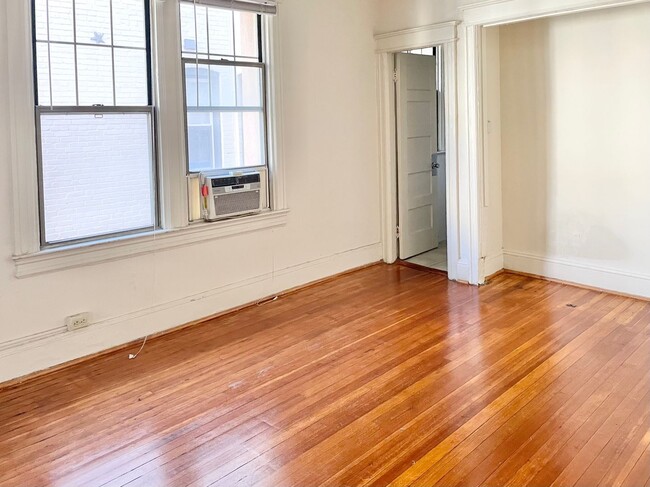 Photo - 1715 P St NW Unit 203