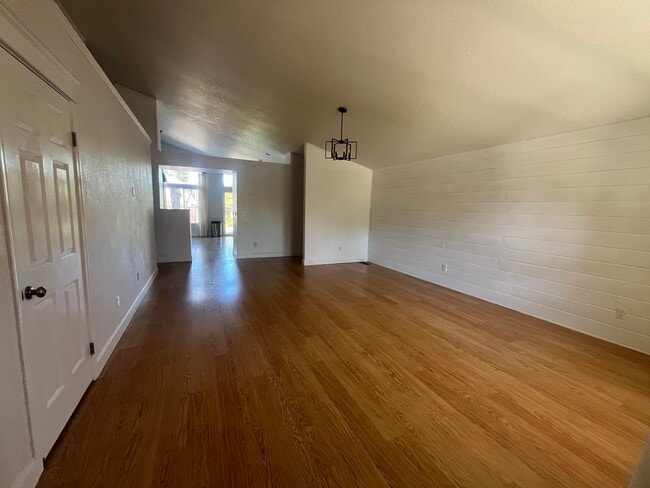 Photo - 705 Summer Cir