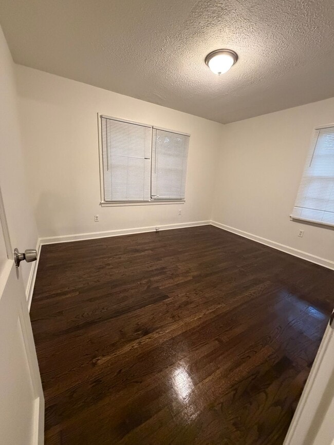 Photo - 2368 Jernigan Pl SE