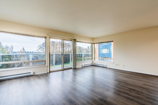 Photo - Fairway Apartments