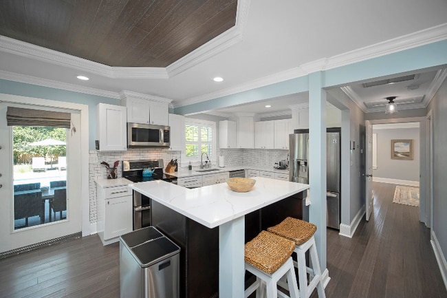 Photo - 584 Fort Johnson Rd