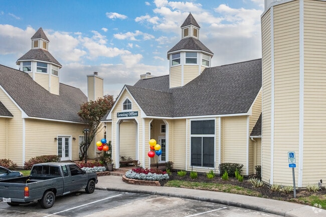 Building Photo - Broadwater Rental