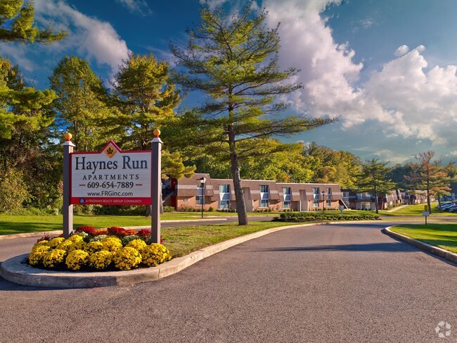 Building Photo - Haynes Run Rental