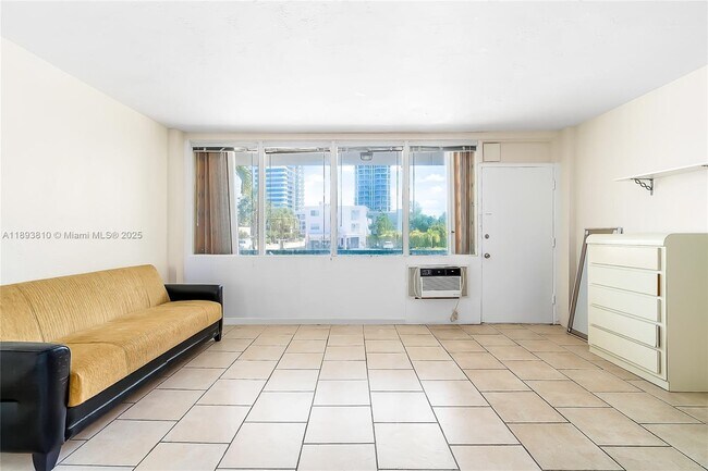Photo - 6484 Indian Creek Dr Unit 120