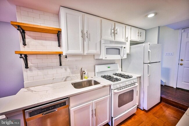 Building Photo - 1601 Marshall St