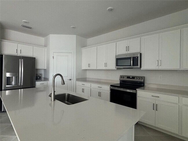 Photo - 7869 Lakes Edge Ln
