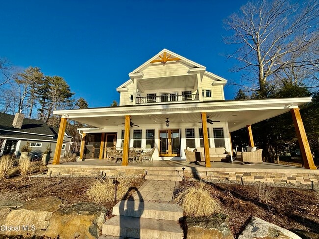 Building Photo - 16 Newton St