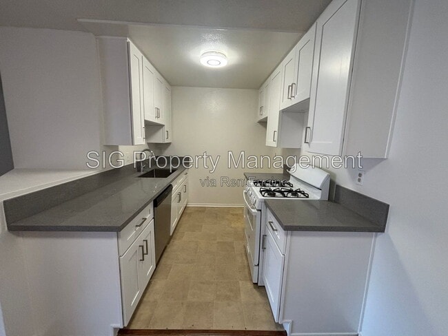 Photo - 10241 Commerce Ave Unit 5
