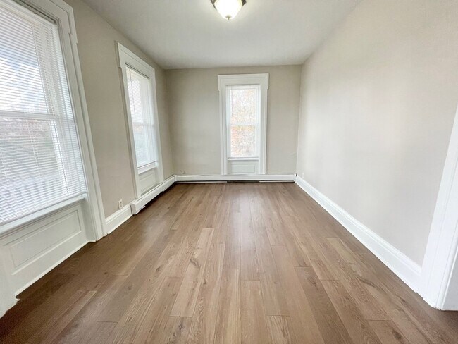 Photo - 404 Mountain St Unit Apt 1W