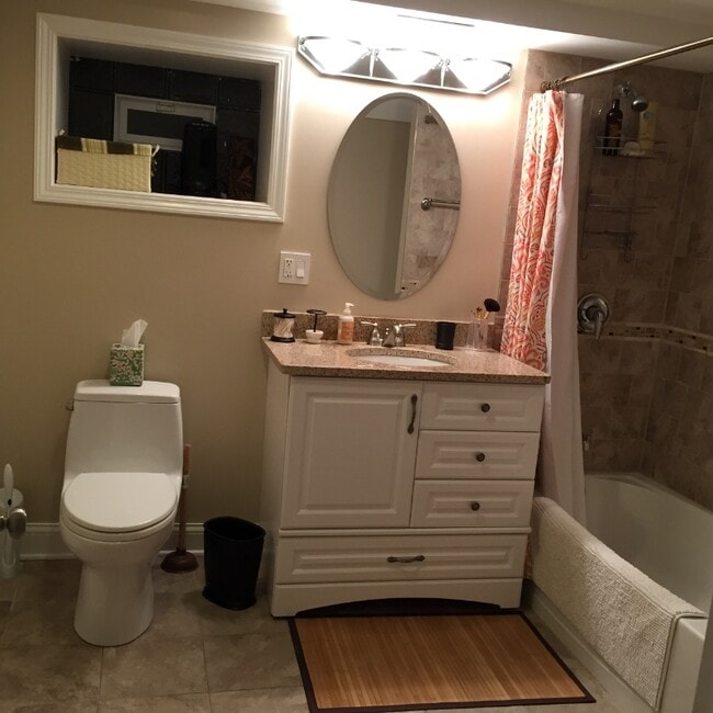 Photo - 5219 N Ashland Ave Unit B