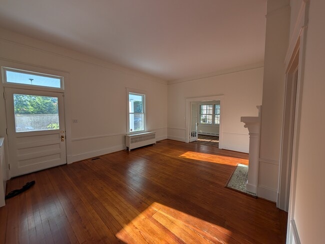 Living Room - 809 Simpson St