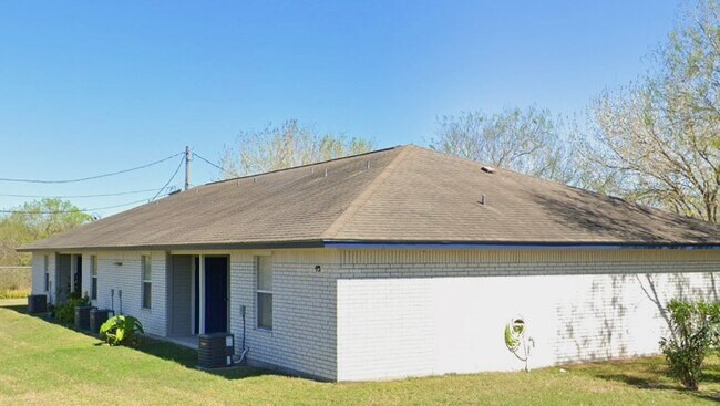 Photo - 402 Hinojosa Dr