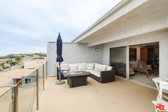 Photo - 18203 Coastline Dr Unit 7