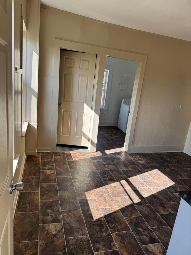 Photo - 1023 Pearl St