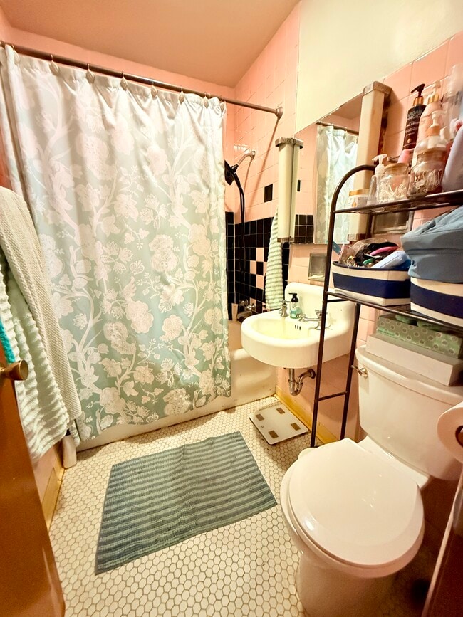 Photo - 2931 W Belmont Ave Unit 1