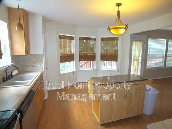 Photo - 8007 Bristle Ln