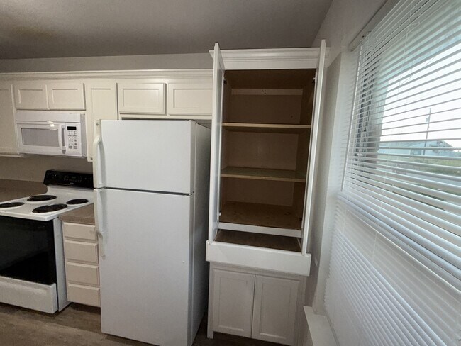 Photo - 107 S 1st St