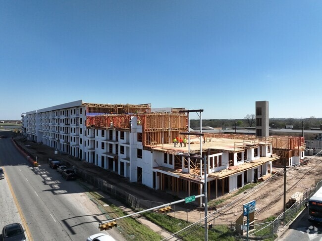 Building Photo - Lirica East Austin Rental