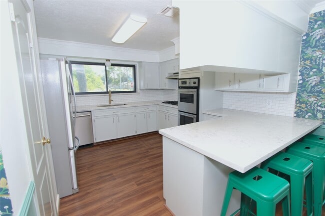 Photo - 1803 Oaklawn St
