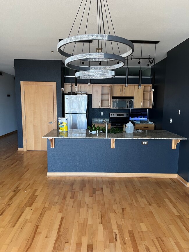 Photo - 601 E Ogden Ave Unidad 405