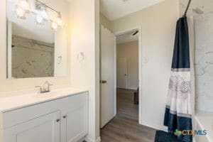 Photo - 102 Lariat Cir