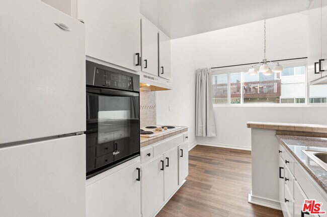 Photo - 6000 Canterbury Dr Unit I217