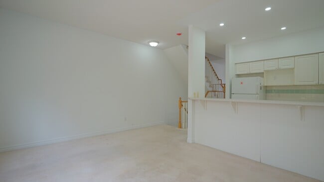 Photo - 238-238 Galloway Rd