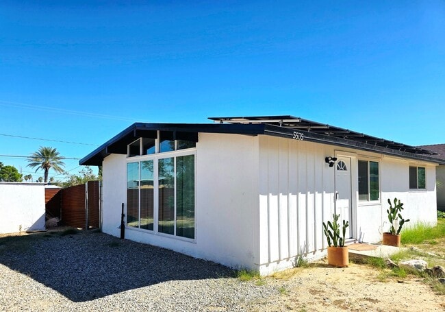 Photo - Adorable 2 bedroom 1 bathroom home