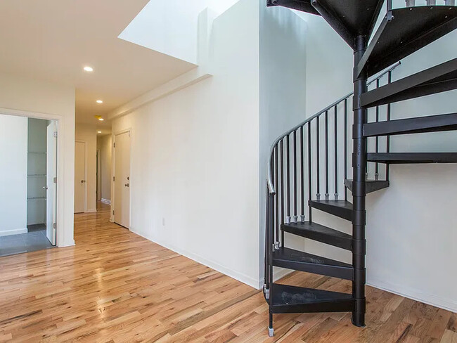 Photo - 640 N 32nd St Townhome