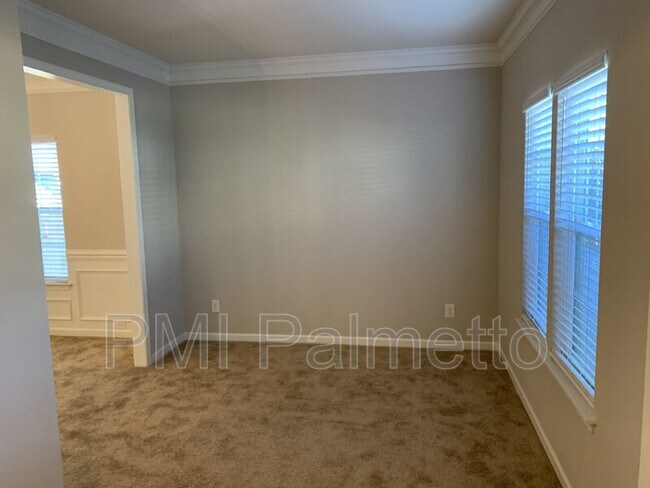 Photo - 481 Whispering Oak Cir