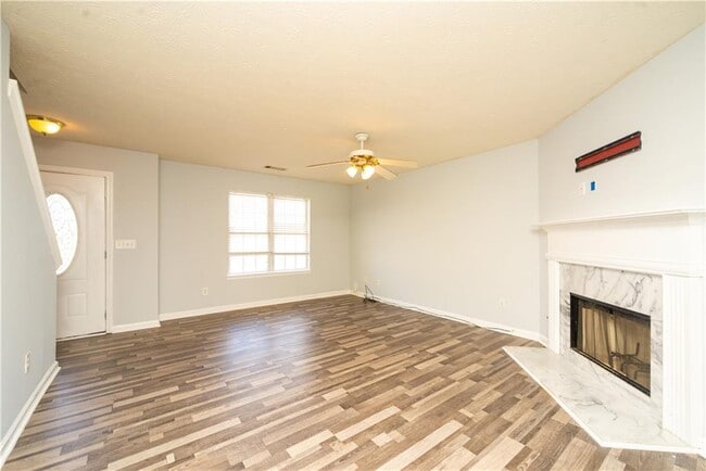 Photo - 811 Sugar Oak Ln