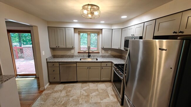 Photo - 325 Princeton Ave