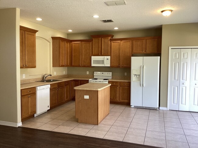 Photo - 1419 Hunterman Ln