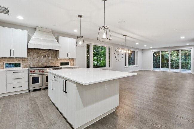 Photo - 332 13th Ave