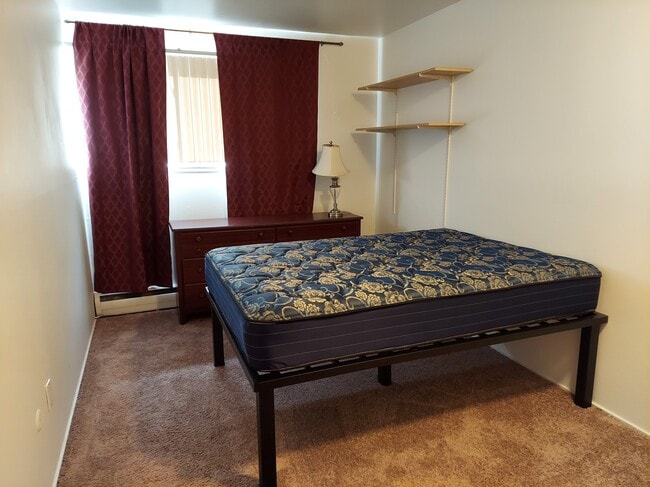 Photo - 915 S Division St