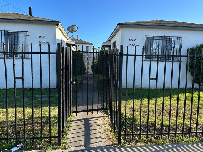 Photo - 1016 W 102nd St