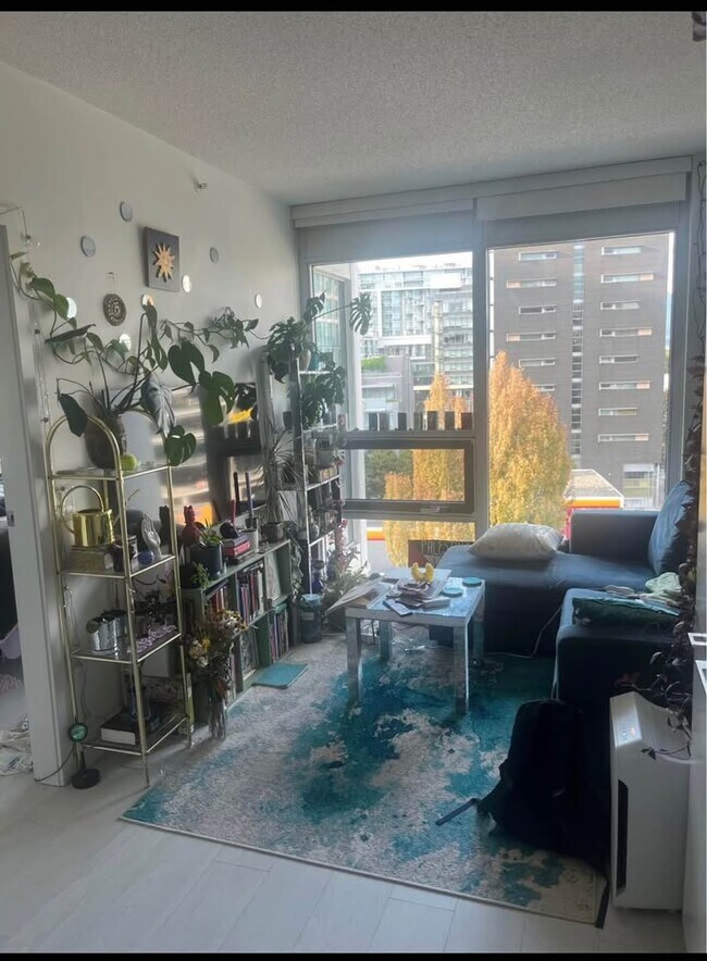 Photo - 180 2nd Av E