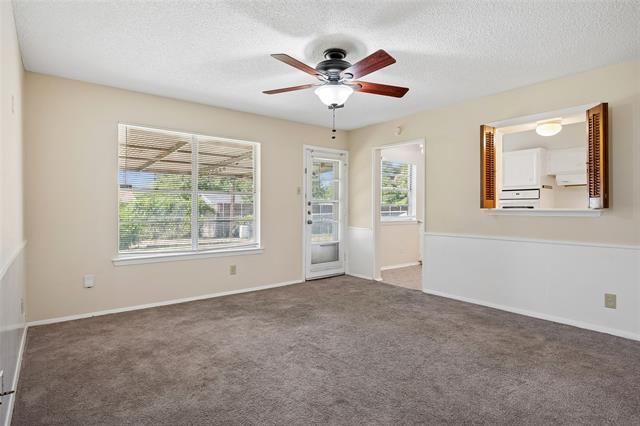 Photo - 511 Cambridge Dr