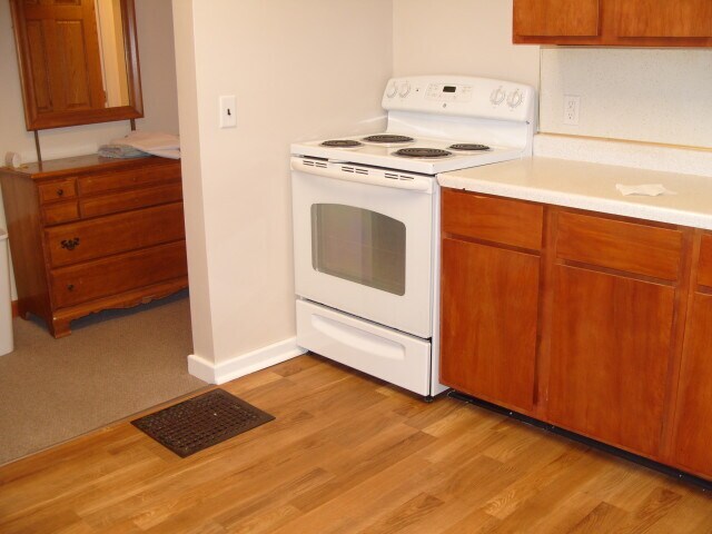 downstairs kitchen stove