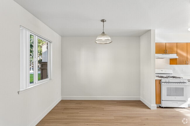 3BR, 1BA - 1,004SF - Dining Area