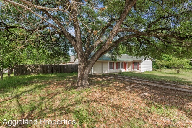 Photo - 2 br, 1 bath House - 3801 Ridgewood