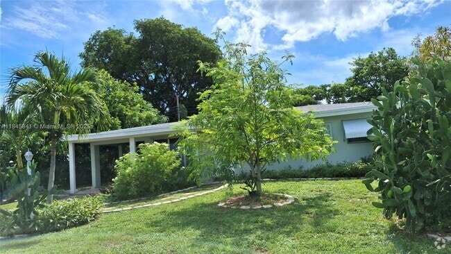 Building Photo - 4010 NE 18th Ave Rental