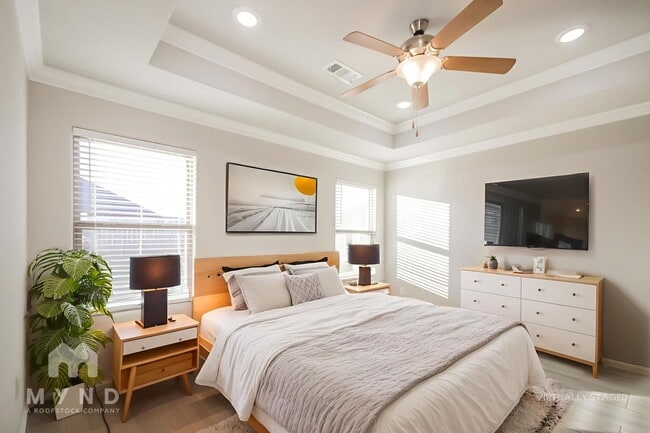 Photo - 1061 Lakeview Dr