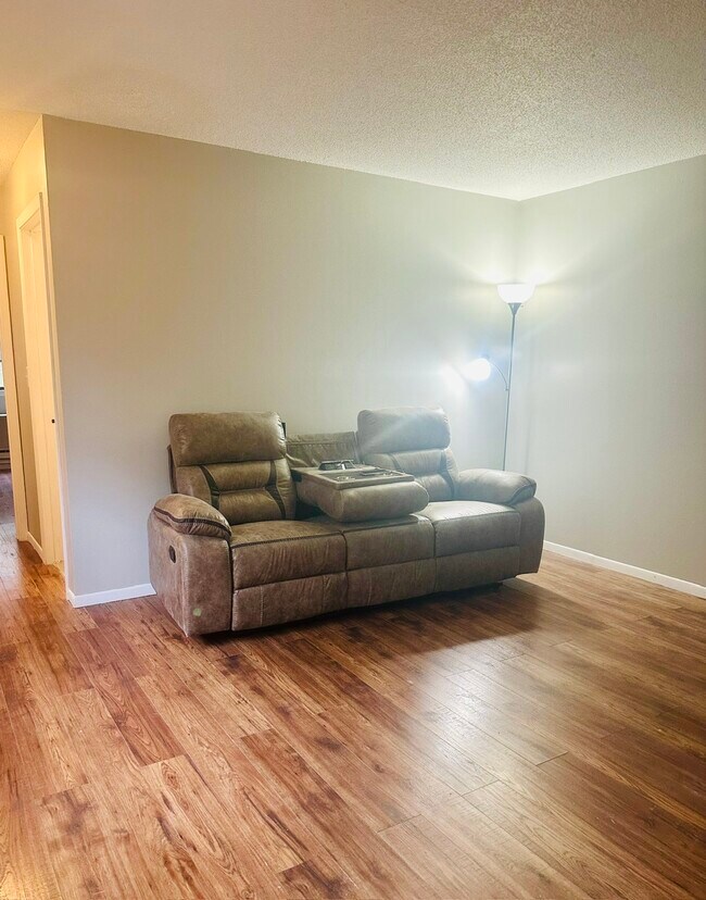 1365 Arkwright St Condo Unit 101 Condo for Rent in Saint Paul, MN