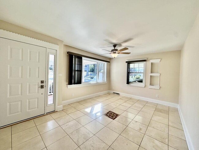 Photo - 2063 Eaton Rd