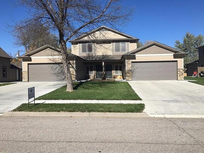 Building Photo - 1139 SW 6th St