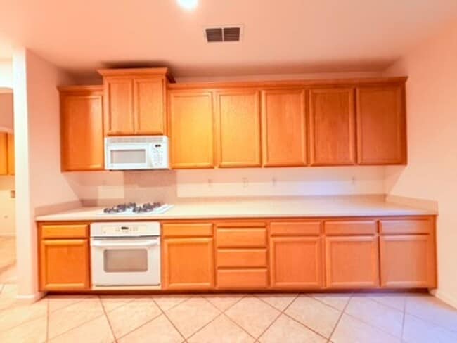 Photo - Bright & Spacious 4BD/3BA Home with Downstairs Bed/Bath in Elk Grove